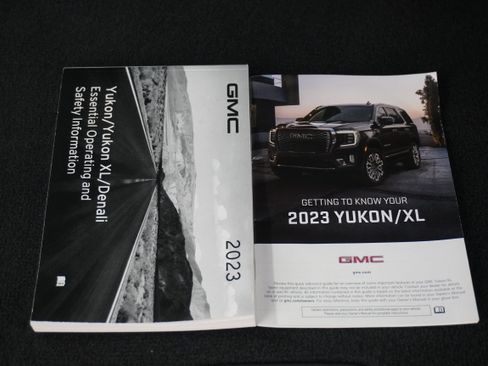 Used 2023 GMC Yukon XL Denali AWD/4WD image 30
