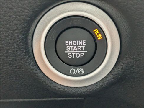 New 2026 Chrysler Pacifica Select image 32