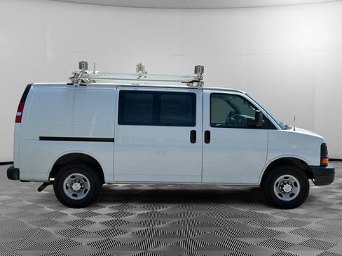 Used 2015 Chevrolet Express 2500 RWD image 6