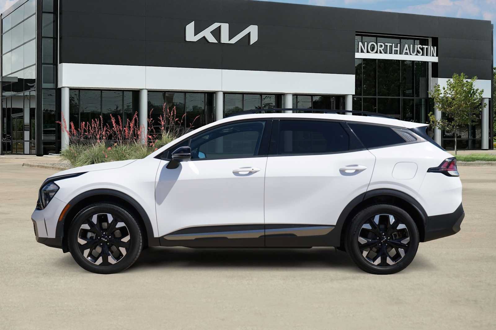 Used 2023 Kia Sportage X-Line w/ X-Line Premium Package AWD/4WD image 3
