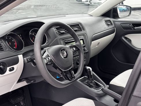 Used 2015 Volkswagen Jetta S FWD image 12