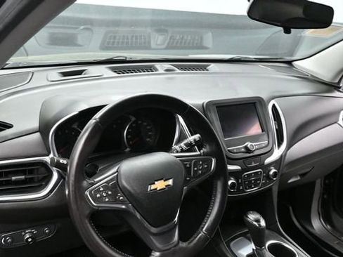 Used 2021 Chevrolet Equinox LT FWD image 17