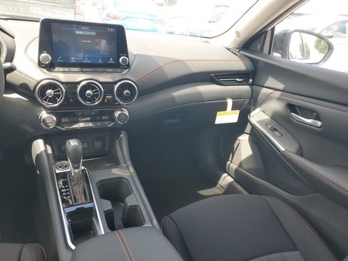 New 2025 Nissan Sentra SR w/ Midnight Edition image 14