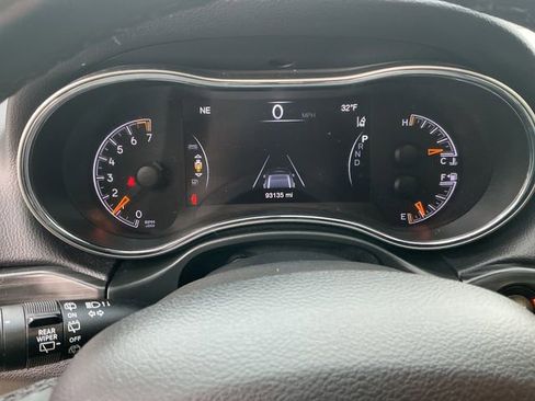 Used 2021 Jeep Grand Cherokee Laredo X image 27