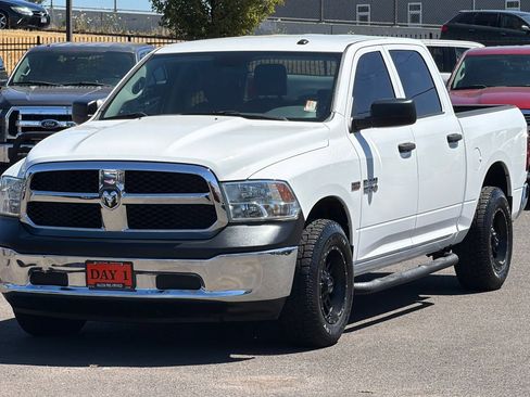 Used 2014 RAM 1500 ST w/ SXT Appearance Group AWD/4WD image 9
