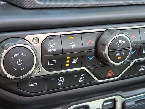 Certified 2022 Jeep Wrangler Unlimited Sport w/ Sun And Sound Package image 26