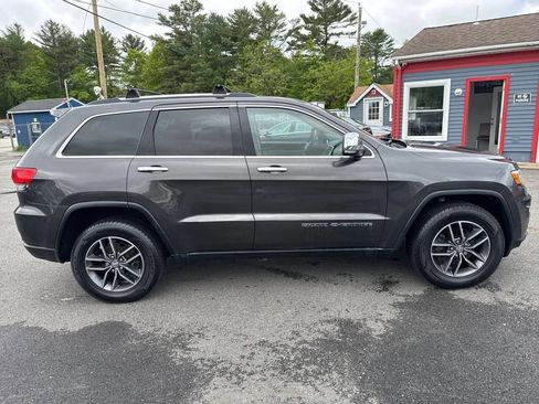 Used 2017 Jeep Grand Cherokee Limited image 5
