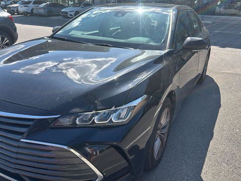 Used 2021 Toyota Avalon XLE w/ Moonroof Package AWD/4WD image 2