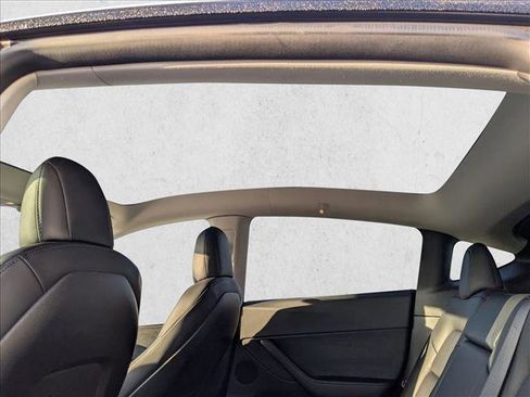 Used 2021 Tesla Model Y Long Range image 20