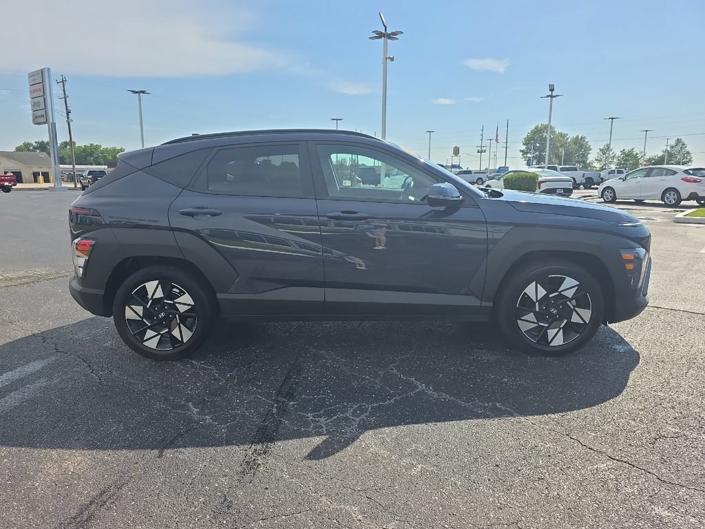 Used 2025 Hyundai Kona SEL FWD image 5