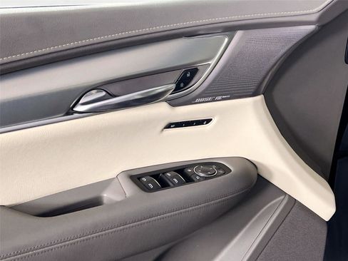 Used 2022 Cadillac XT5 Premium Luxury w/ Technology Package image 17