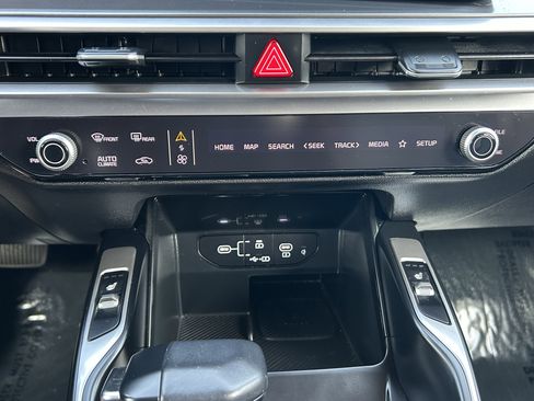 Certified 2024 Kia Sorento S image 26