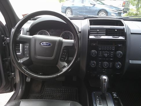 Used 2010 Ford Escape Limited FWD image 15