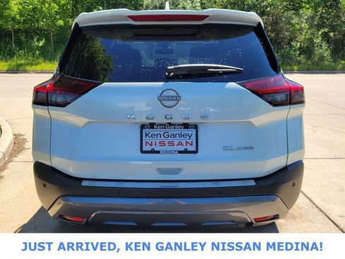 Certified 2023 Nissan Rogue SL w/ SL Premium Package AWD/4WD image 4
