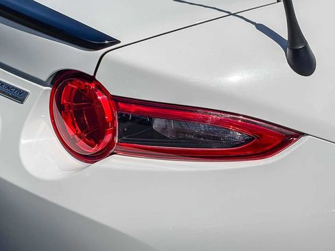 Used 2019 MAZDA MX-5 Miata RF Club w/ Brembo/BBS Recaro Package RWD image 8