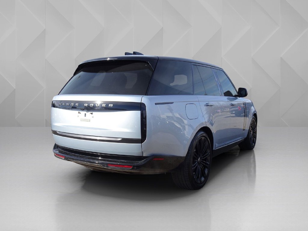 Used 2024 Land Rover Range Rover SE AWD/4WD image 5
