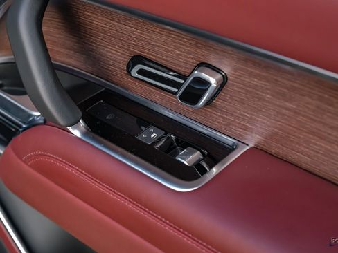 Used 2024 Land Rover Range Rover SE image 98