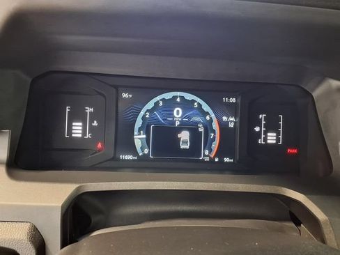 Used 2024 Toyota Tacoma SR5 AWD/4WD image 8