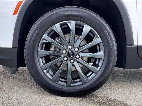 Used 2023 Chevrolet Traverse RS FWD image 35