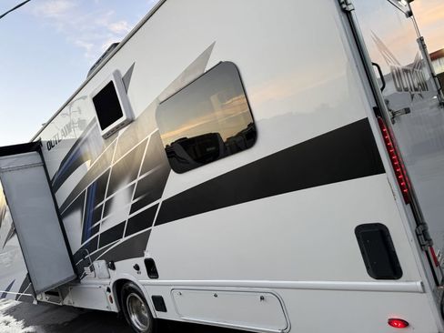 Used 2024 Ford E-450 and Econoline 450 Super Duty w/ Motorhome Prep Package image 12