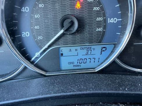 Used 2014 Toyota Corolla LE image 8