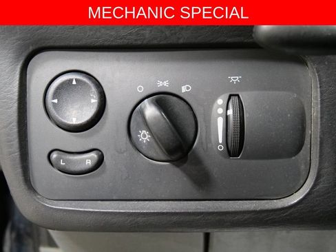 Used 2007 Dodge Caravan SXT w/ Popular Equipment Group I FWD image 25