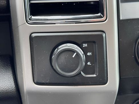 Used 2021 Ford F250 Lariat w/ Lariat Value Package AWD/4WD image 33