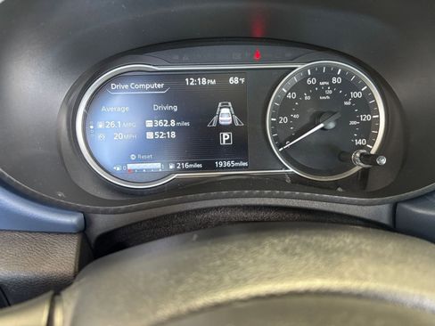 Used 2025 Nissan Versa SV FWD image 38