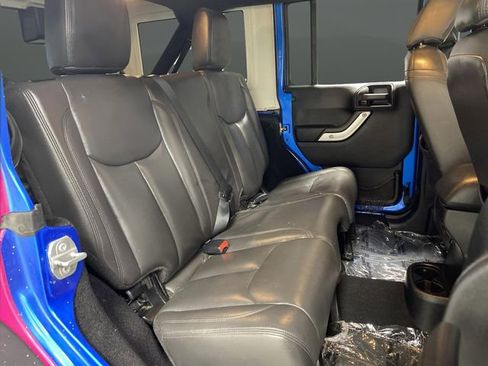 Used 2016 Jeep Wrangler Unlimited Rubicon w/ Connectivity Group image 26