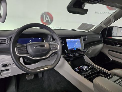 Used 2022 Jeep Wagoneer Series III image 42