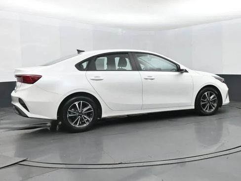 Used 2024 Kia Forte LXS FWD image 4