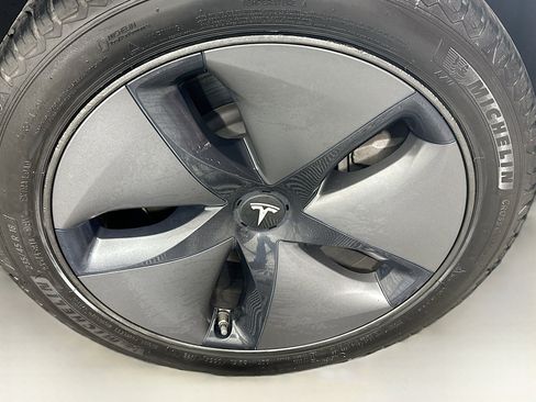 Used 2018 Tesla Model 3 Long Range image 11