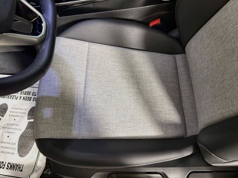 Certified 2025 Volkswagen ID.4 Pro AWD/4WD image 18