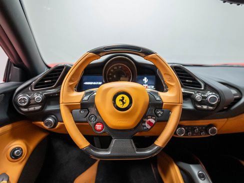 Used 2016 Ferrari 488 GTB RWD image 17