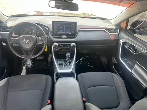 Used 2021 Toyota RAV4 LE FWD image 21