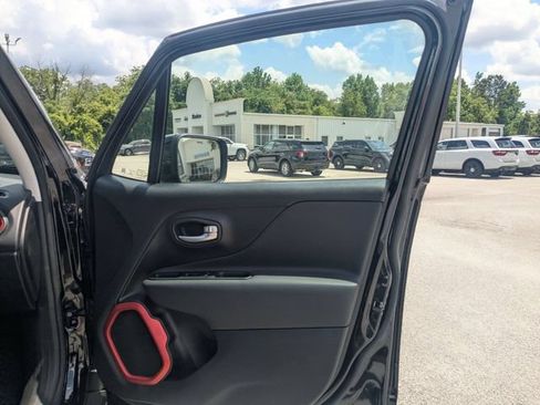 Used 2023 Jeep Renegade Trailhawk w/ Trailer Tow Group AWD/4WD image 31