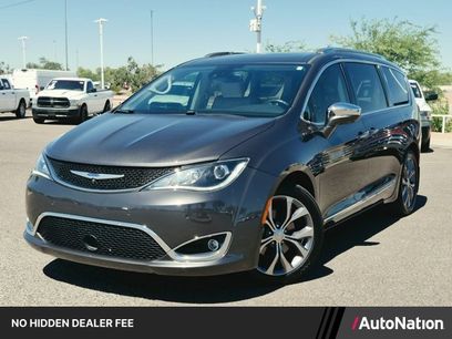 Used 2018 Chrysler Pacifica Limited w/ Tire & Wheel Group