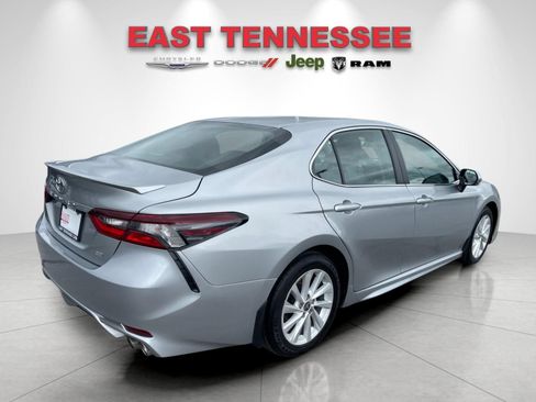 Used 2024 Toyota Camry SE FWD image 3