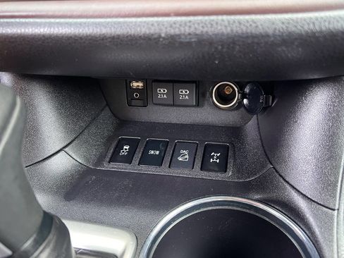 Used 2019 Toyota Highlander Limited image 17