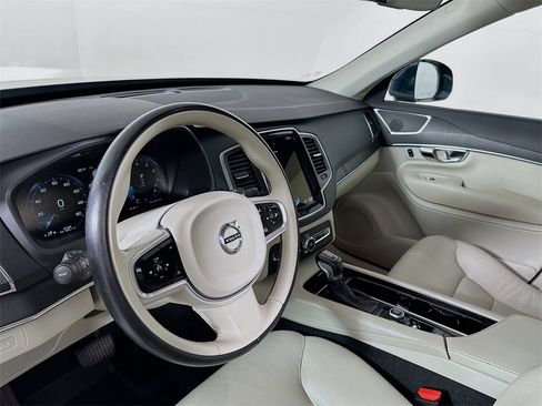 Used 2020 Volvo XC90 T5 Momentum w/ Protection Package Premier image 10