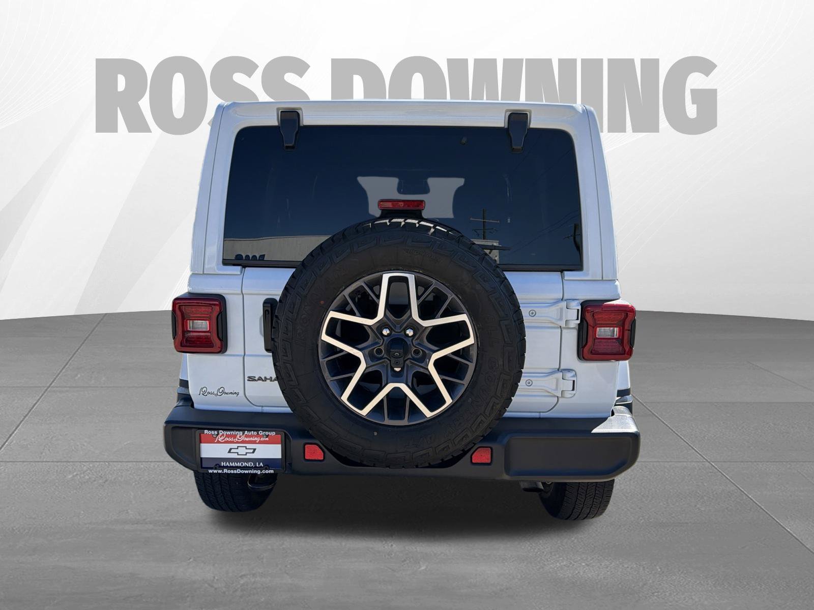 Used 2025 Jeep Wrangler Unlimited Sahara AWD/4WD image 5