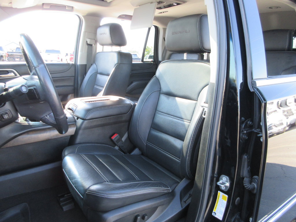Certified 2018 GMC Yukon Denali w/ Open Road Package AWD/4WD image 23