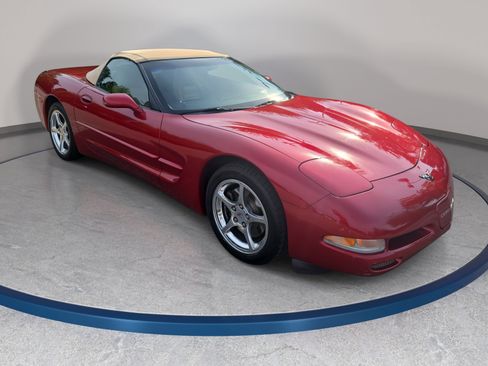 Used 2004 Chevrolet Corvette Convertible w/ Preferred Equipment Group RWD image 3