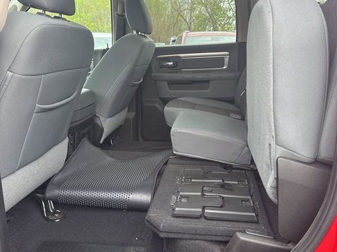 Used 2020 RAM 1500 Classic SLT w/ Luxury Group RWD image 23