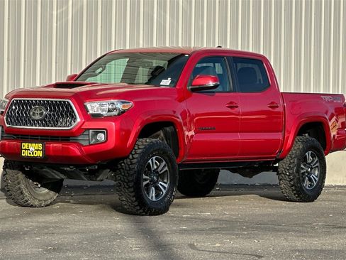 Used 2019 Toyota Tacoma TRD Sport image 9