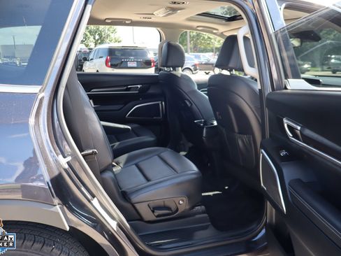 Used 2025 Kia Telluride S FWD image 30