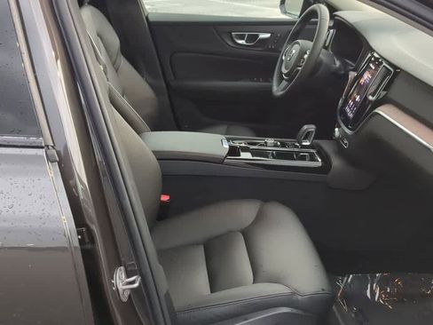 Certified 2025 Volvo S60 T8 Plus AWD/4WD image 20