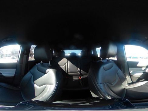 Used 2025 Jeep Compass Limited image 43