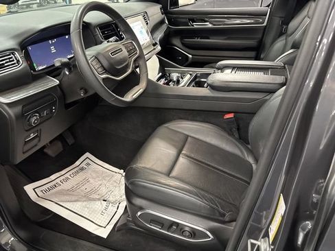 Used 2022 Jeep Wagoneer Series II AWD/4WD image 19
