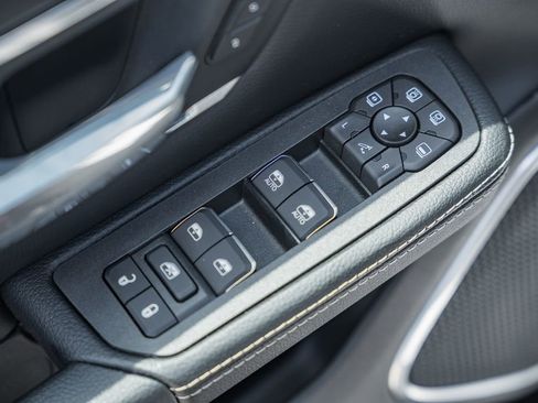 New 2026 RAM 1500 Laramie AWD/4WD image 46